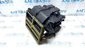 The bare heater housing of the Jeep Grand Cherokee WL 22-25 dual-zone air conditioner