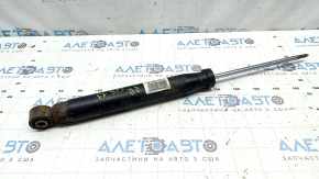 The rear right shock absorber of the Audi Q5 8R 13-17 is rusty.