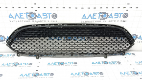 Lower grille front bumper central Chrysler Pacifica 17-20 under fog lights without radar