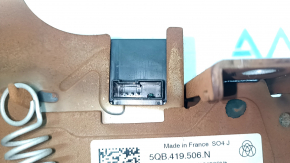 The steering column with the universal joint of the Audi Q3 83A 19-25 is rusty.