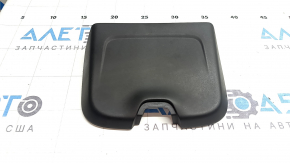 The interior mirror cover for the Audi Q3 83A 19-25 is black and the mount is broken.
