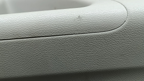 Chrysler Pacifica 17-24 gray upper right arch trim