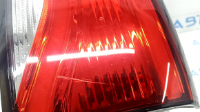 Chrysler Pacifica 17-20 LED right inner tailgate light scratches