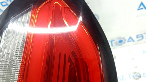 Chrysler Pacifica 17-20 LED right inner tailgate light scratches