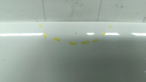 Bare hood of an Audi Q7 16-25 aluminum, white LS9R, paint chip