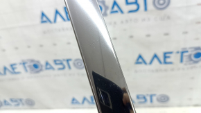 Upper front right door molding Chrysler Pacifica 17-24 chrome, scratches
