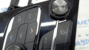 The Chrysler Pacifica 18-20 multimedia and climate control is worn out.