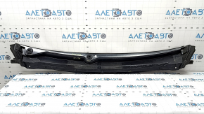 The plastic windshield wiper grille on a Chrysler Pacifica 17-24 has a broken mount.