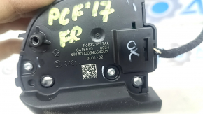 The steering wheel controls on the right side of the Chrysler Pacifica 17-24 are worn out.