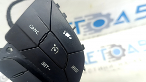 The steering wheel controls on the right side of the Chrysler Pacifica 17-24 are worn out.