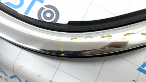 Chrysler Pacifica 20-24 rear left window molding, chrome, worn, scratches