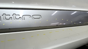 Complete rear right door for an Audi Q7 16-25 aluminum, keyless, door closer, tinted, under the curtain, Quattro trim, white LC9A, scratches, scratches on the trim