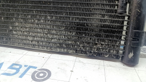 The air conditioning radiator condenser of the Audi Q3 83A 19-22 2.0T has fallen out of the honeycomb.