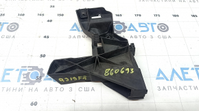 The right headlight mounting bracket for the Audi Q3 83A 19-25 is broken.