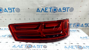 Right headlight Audi Q7 16-19 scratches