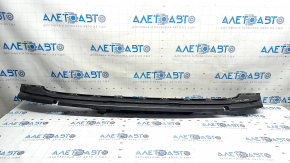 The rear bumper mount, central upper, for the Audi Q7 16-19, is broken.
