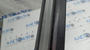 Front right outer door sill trim for Audi Q7 16-25, black with chrome, worn, scratches on chrome, worn
