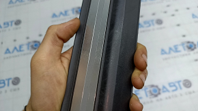 Front right outer door sill trim for Audi Q7 16-25, black with chrome, worn, scratches on chrome, worn