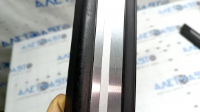 Front left outer door sill trim for Audi Q7 16-25, black with chrome, worn, chrome bump