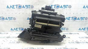 The heater housing for the Audi A6 C8 19-25 air conditioner (4-zone AC) is broken.