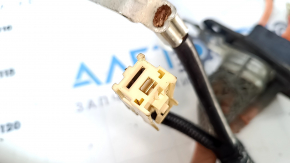 Power cable through the entire body to the battery of the Lexus RX450h 10-13