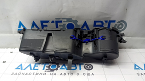 Kia EV6 center console cup holders with 22-24 scratches
