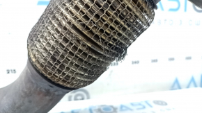 The exhaust pipe, middle part, left, Audi Q7 16-19 3.0T, the mesh is torn.