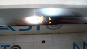 Right longitudinal roof rail for Audi Q7 16-25 silver, scratches, dent on the cap