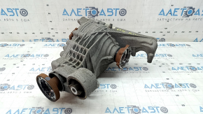 The rear differential gearbox of the Audi Q7 16-25 107k is torn.