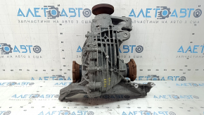 The rear differential gearbox of the Audi Q7 16-25 107k is torn.