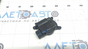 Left-hand actuator motor for the heater and air conditioner on a Chrysler Pacifica 17-24