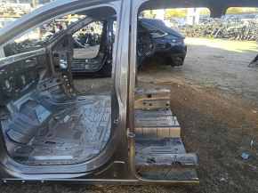 Left center body pillar Chrysler Pacifica 17-24 on the body