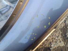 Left center body pillar Chrysler Pacifica 17-24 on the body