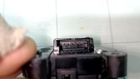 The steering wheel control buttons on the left Mercedes W213 E 17-20 are black, the button coating has peeled off.