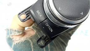 The joystick washer for the multimedia control on the BMW 5 G30 17-23 is worn out.
