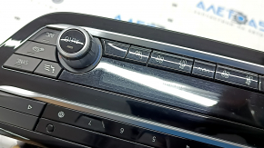 Climate control and radio control for a BMW 5 G30 17-22 auto, dual zone, heated seats, no CD drive, scratches, swollen chrome