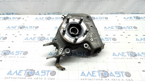 The axle shaft with the rear right hub of the Jaguar F-Pace X761 17-21 is torn. The dust boot is torn.