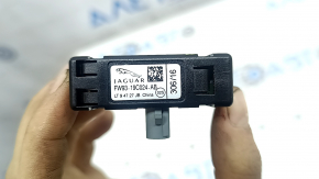 Right antenna amplifier for Jaguar F-Pace X761 17-25