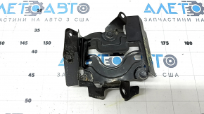 The BSM blind spot sensor bracket, right, for Toyota Sienna 21-25, is dented.