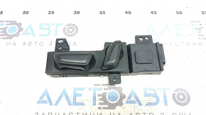Toyota Sienna 22 driver's seat control with black buttons