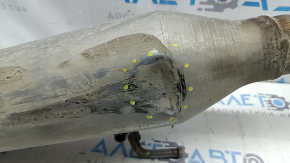 The exhaust pipe, the middle part with the barrel of Toyota Sienna 21-24, is dented resonator.