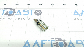 Cigarette lighter in the passenger's knees of the BMW 5 F10 11-16
