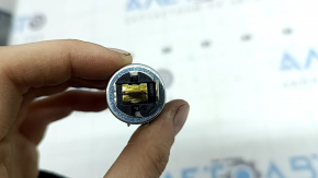 Cigarette lighter in the passenger's knees of the BMW 5 F10 11-16