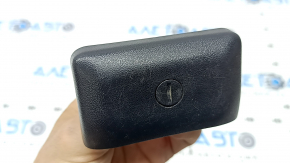 The inner guide cover of the right seat of the 2nd row rear Toyota Sienna 21-25 is black, worn.