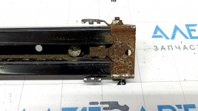 2nd row rear left outer seat guide, corrosion, Toyota Sienna 21-25