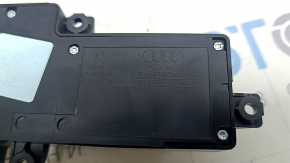 VW Atlas 18-25 driver's seat controls with black buttons