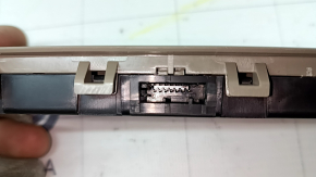 VW Atlas 21-25 gray center light without panoramic view