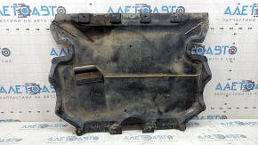 The front engine guard of the Mercedes C-class W205 15-21 AWD is worn and has cracks.