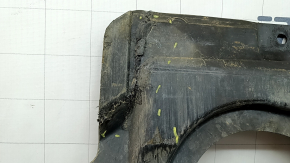 The rear engine guard of the Mercedes C-class W205 300 19-21 AWD is worn, there are cracks, but there are no fragments.