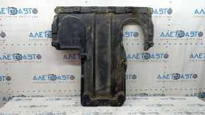 The rear engine guard of the Mercedes C-class W205 300 19-21 AWD is worn, there are cracks, but there are no fragments.